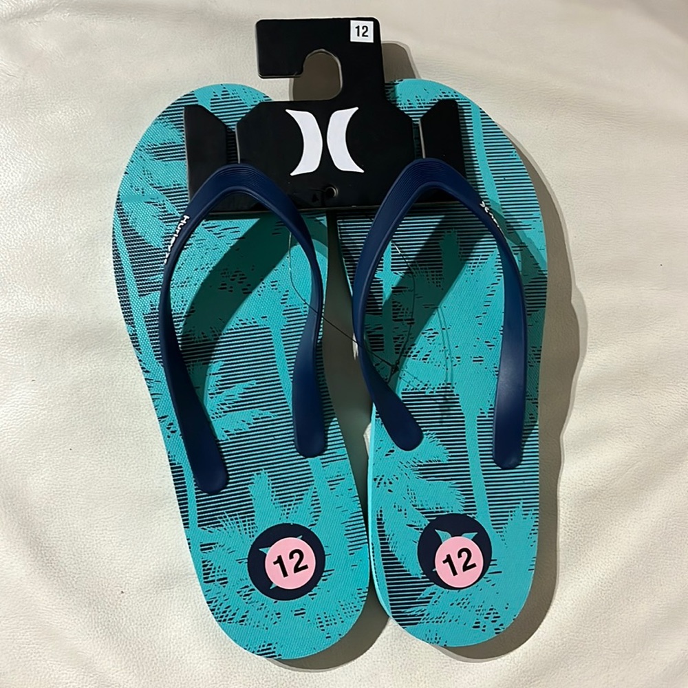 BNWT Hurley men’s flip flops size 12